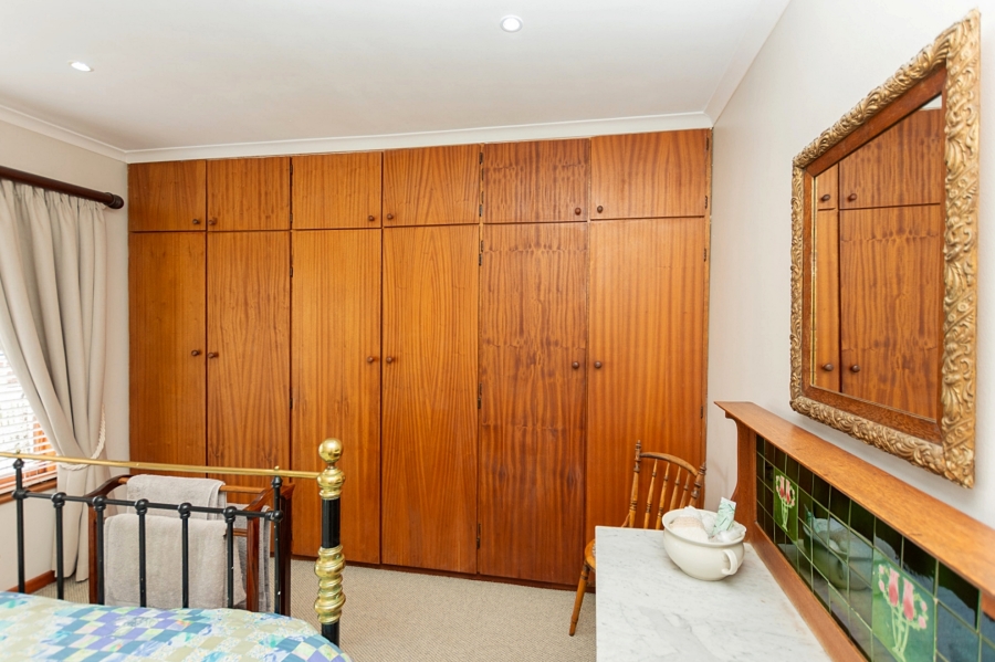 4 Bedroom Property for Sale in Middedorp Western Cape